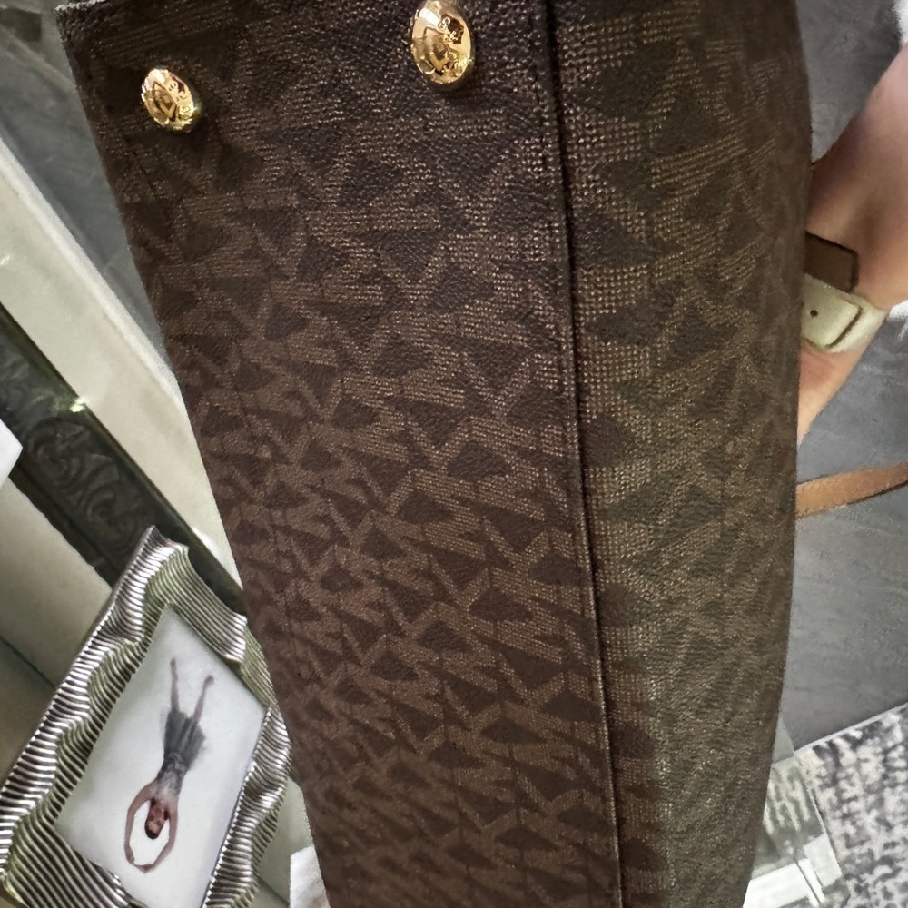 Michael Kors Brown and Tan Signature Tote NEW - Picture 15 of 15